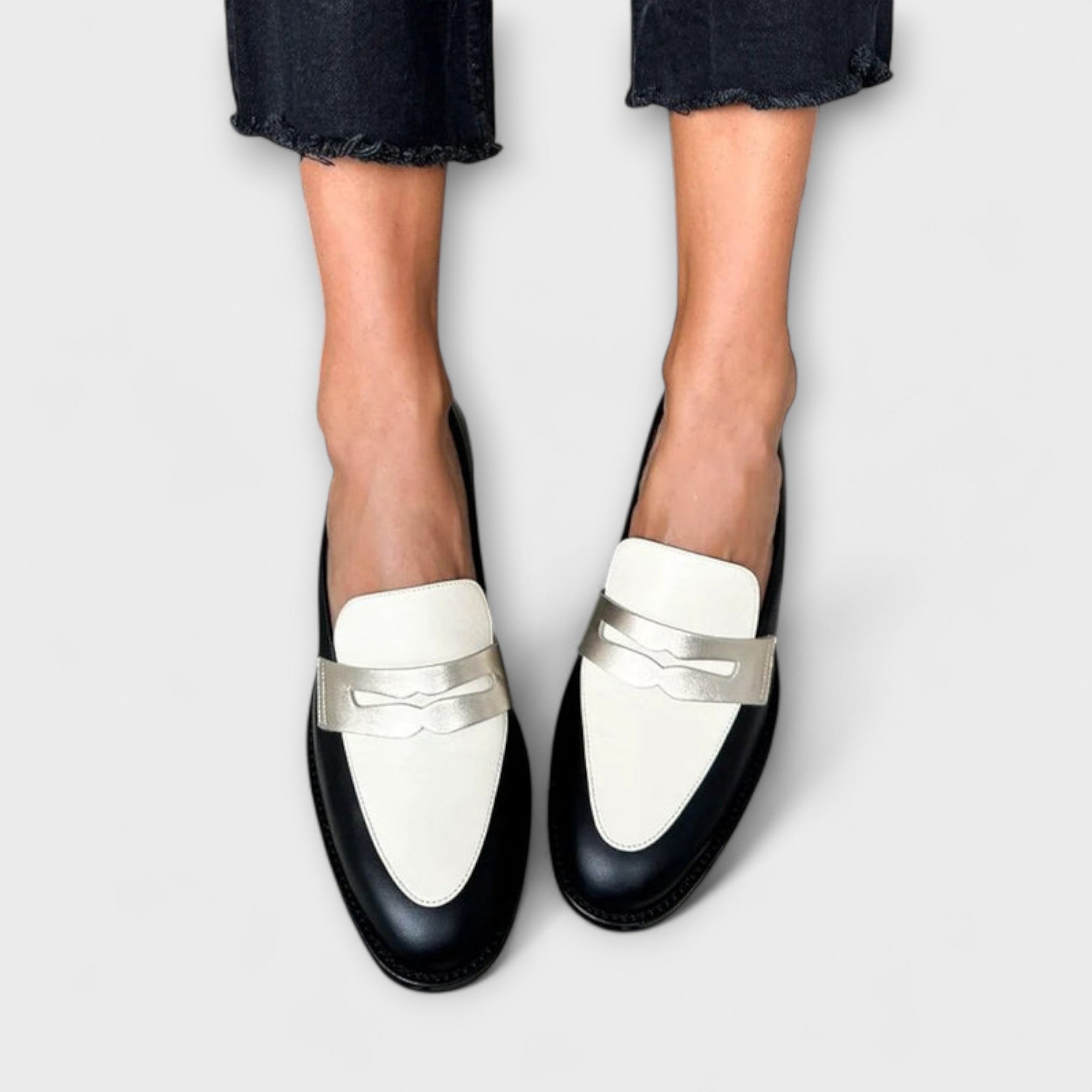 Xara – Črne Loafers z Metalenim Sijajem